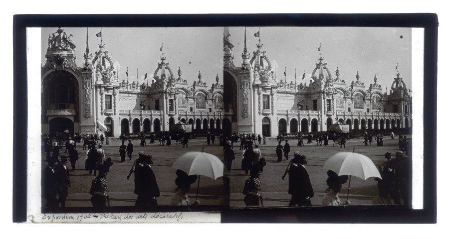 Palais des Arts Décoratifs de l'exposition universelle de 1900 à Paris (Seine).