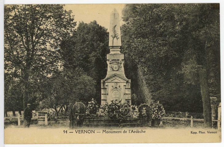 Vernon-Ville. Monument de l'Ardèche.