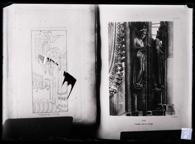 Cathédrale Notre-Dame de Reims (Marne), croisillon nord du transept, Ève, et miniature d'un livre d'heures du XVème siècle, gravures.