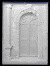 Porte d'ossuaire breton ornementée.