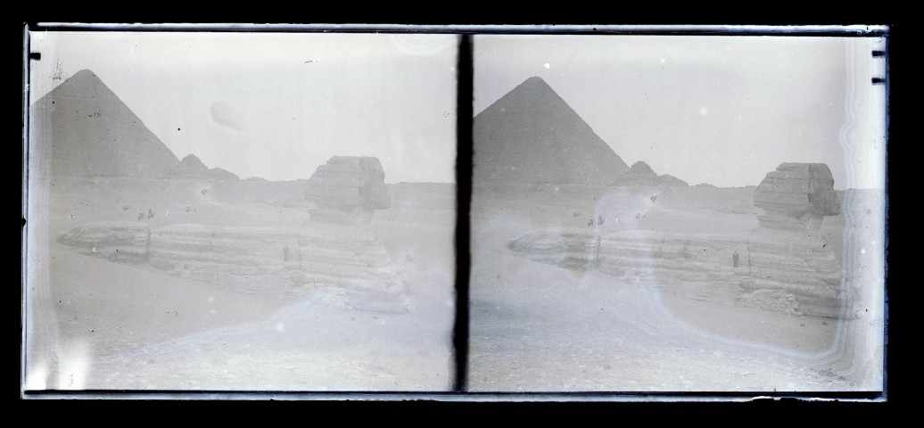 Sphinx et pyramides de Gizeh (Égypte).