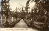 Evreux-Ville. Couvent de la Providence - Allée Saint Joseph.