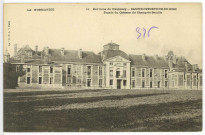 Sainte-Opportune-du-Bosc. Façade du Château du Champ de Bataille.