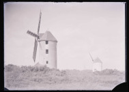 Moulins à vent bretons.