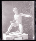 Statue de Galate blessé exposée au musée du Louvre de Paris (Seine).