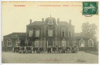 Pîtres. Mairie et Ecole.