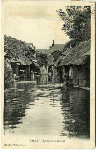 Bernay. Lavoir sur le Cosnier.