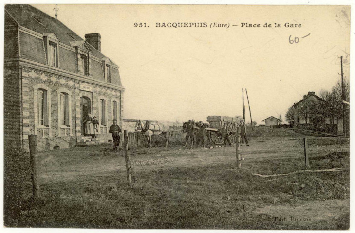 Bacquepuis. Place de la gare.
