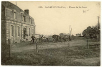Bacquepuis. Place de la gare.