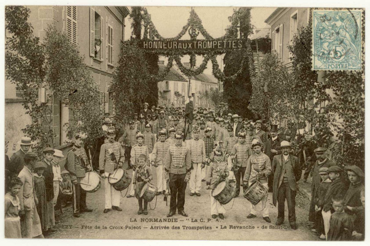 Ezy-sur-Eure. Fête de la Croix-Pajeot-Arrivée des Trompettes-"La Revanche" de Saint-Denis.