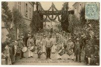 Ezy-sur-Eure. Fête de la Croix-Pajeot-Arrivée des Trompettes-"La Revanche" de Saint-Denis.