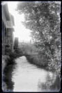 Moulin à aube sur un ruisseau de la campagne normande.