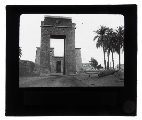 Porte du temple de Karnak (Égypte)