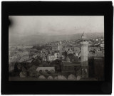Vue générale d'une ville et de ses minarets.