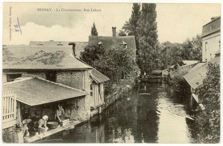 Bernay. La Charentonne rue Lobrot.