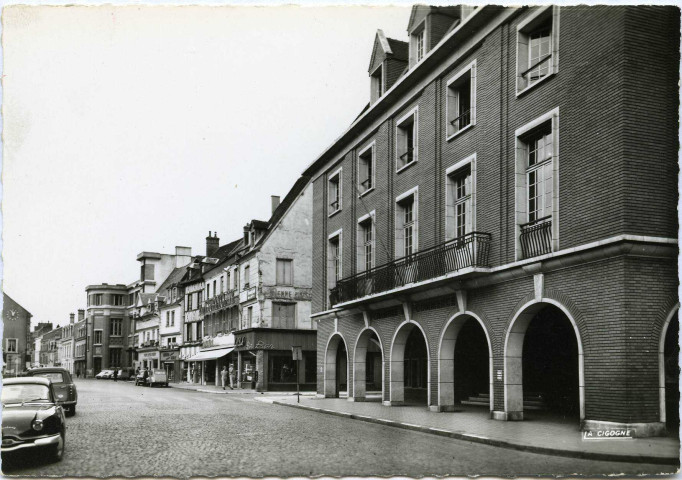 Evreux-Ville. Rue du Dr Oursel et La Chambre de Commerce.