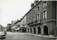 Evreux-Ville. Rue du Dr Oursel et La Chambre de Commerce.