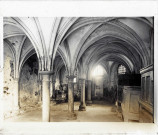 Intérieur des parties conservées des ruines de l'abbaye de d'Hambye à Percy (Manche).