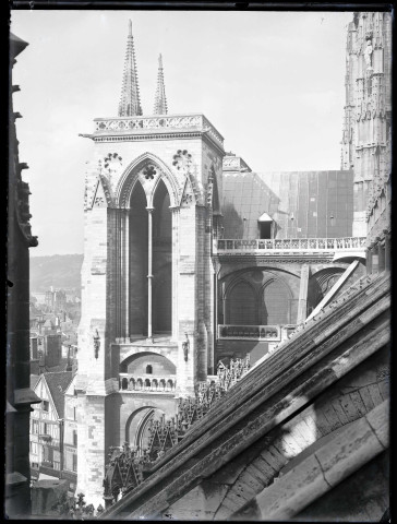 Tour du transept de la cathédrale Notre-Dame de l'Assomption de Rouen (Seine-Maritime).