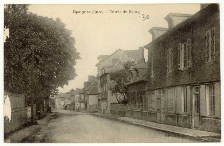 Epaignes. Entrée du Bourg.