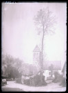 Vue générale sur l'église d'Aizier (Eure).