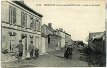 Morainville-sur-Damville. Route de Damville.