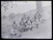 Groupe de turcs dans la région d'Antioche (Turquie) (notice PA).