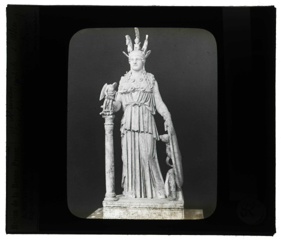 Musée d'Athènes (Grèce), "Athéna du Varvakéion" de Phidias, réplique romaine.