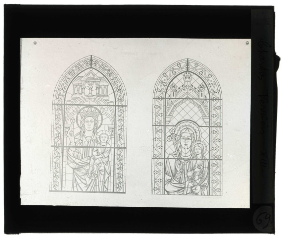 Cathédrale Notre-Dame de Chartres (Eure-et-Loir), dessin de la partie supérieure de deux verrières représentant "La Vierge à l'enfant, Sainte-Anne et Marie".