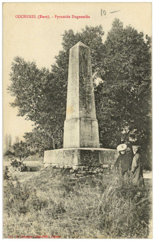 Houlbec. Pyramide Duguesclin.