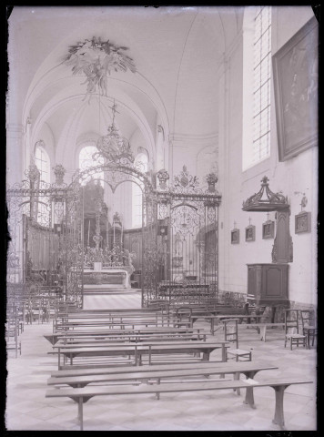 Maître-autel réalisé par Simon Pfaffenhoffen avec anges en plomb doré en adoration de l'abbaye de Valloires (Somme). Idem 7403.