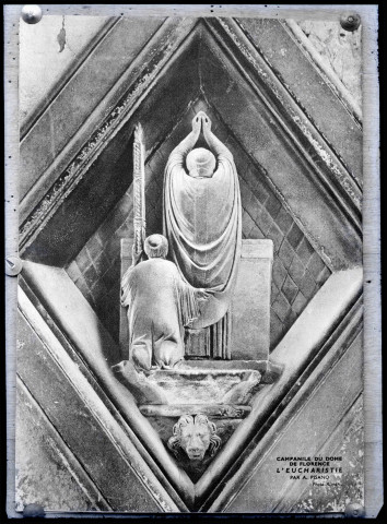 Sculpture représentant l'eucharistie du campanile du dôme de Florence (Italie).