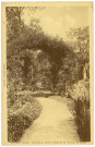 Giverny. Propriété du Maître Claude Monet - Arceaux de Rosiers.