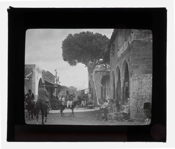 Ruelle animée du souk d'Alep (Syrie).