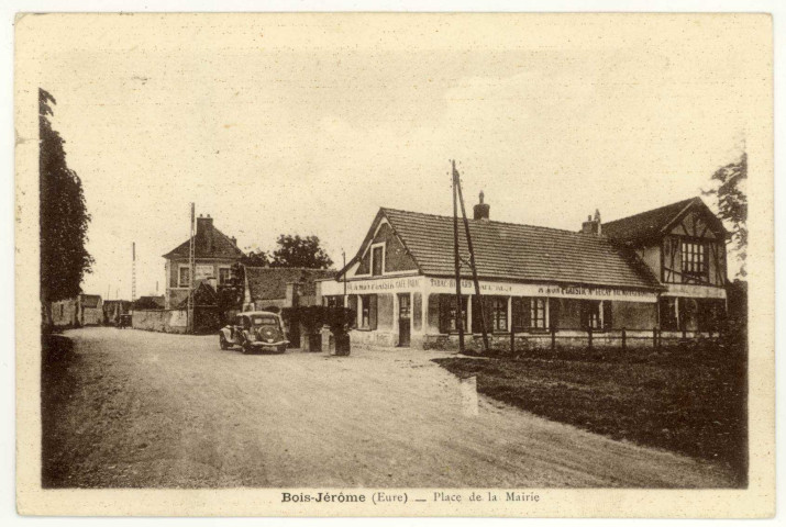 Bois-Jérôme-Saint-Ouen. Place de la Mairie.