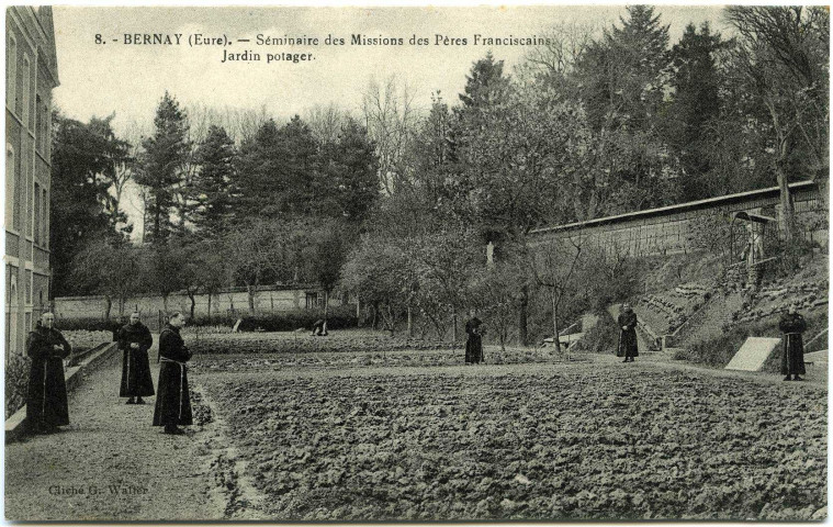 Bernay. Séminaire des Missions des Pères Franciscains. - Jardin potager.