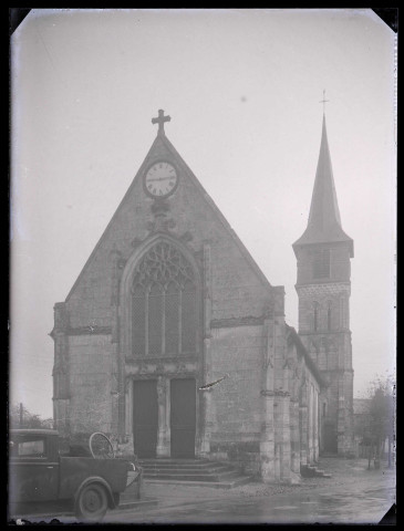 Église Saint-Ouen de Routot (Eure), ensemble ouest et clocher.