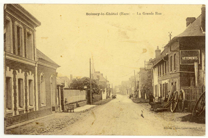 Boissey-le-Châtel. La Grande Rue.