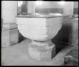 Fonts baptismaux de l'église d'Hauville (Eure).