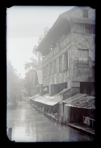 Femmes au lavoir.