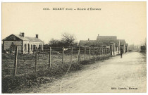 Huest. Route d'Evreux.