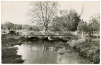 Marcilly-sur-Eure. Le pont sur le Couenon.