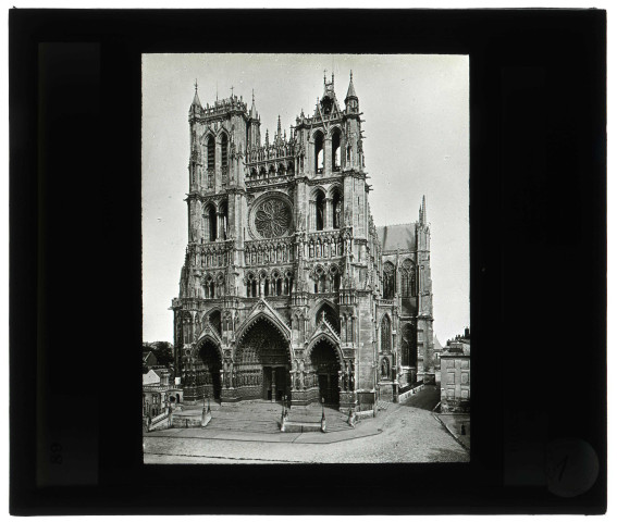 Cathédrale Notre-Dame d'Amiens (Somme), façade ouest.