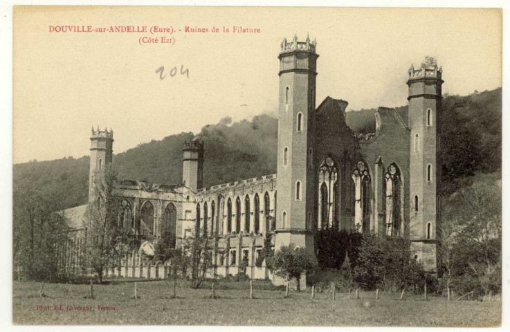 Douville-sur-Andelle. Ruines de la filature (côté Est).