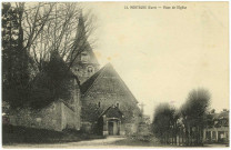 Montaure. Place de l'Eglise.