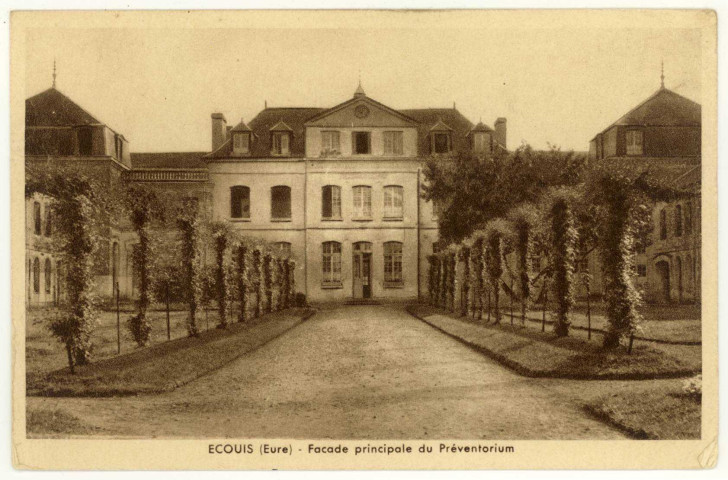Ecouis. Façade principale du préventorium.