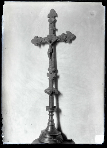 Crucifix de l'église de Feuguerolles (Eure).