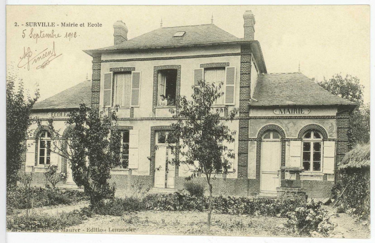Surville. Mairie et Ecole.