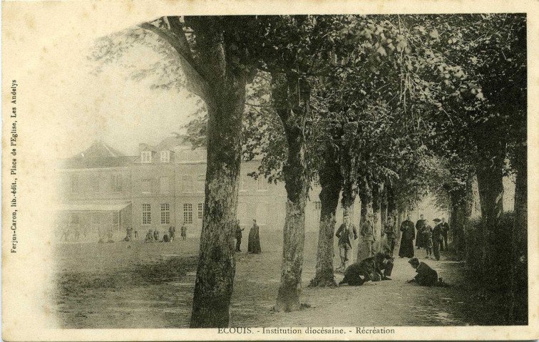 Ecouis. Institution diocésaine. - Récréation.