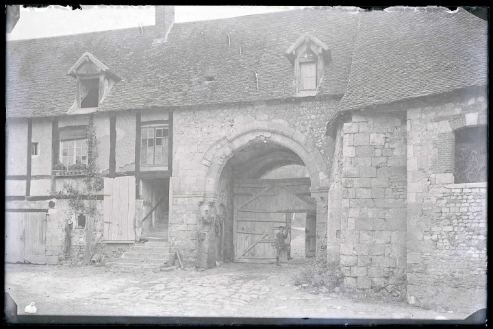 Abbatiale de l'ancienne abbaye de Mortemer de Lisors (Eure).